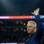 Bengals expect former franchise QB to pay for hotel for ceremony