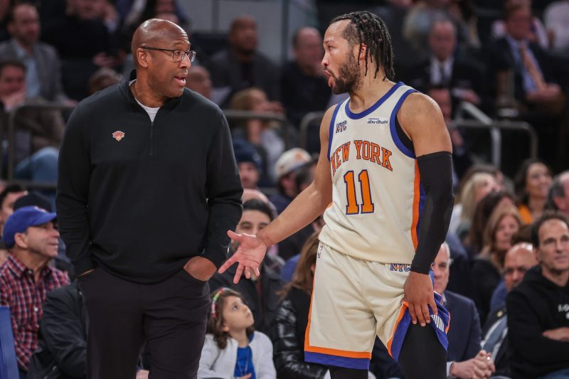 Struggling Knicks call players-only meeting after home fans boo team